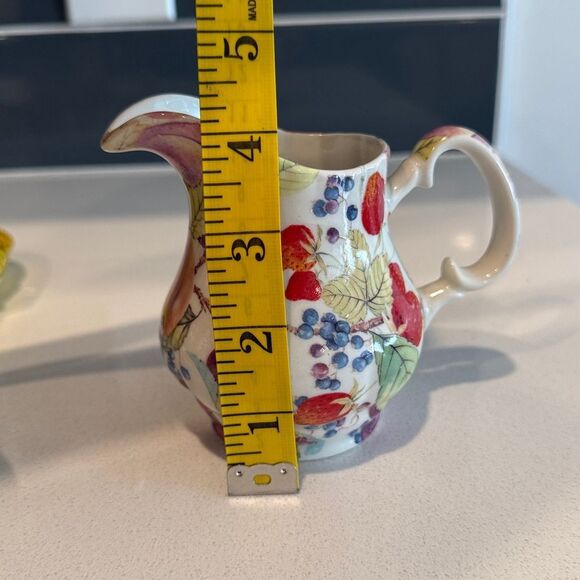 Vintage English Cottage Crownford Giftware Tea Set, Creamer, Covered Sugar Bowl - Picture 9 of 11